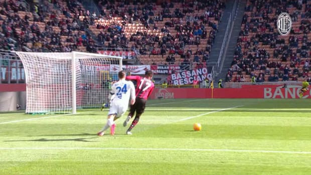 Maignan's assist for Leao